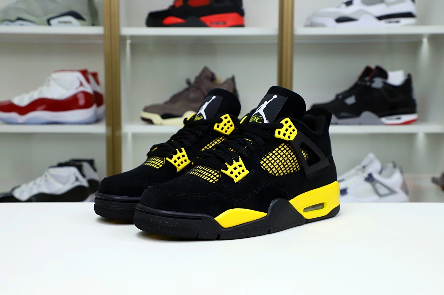 2023  Jordan Air Jordan4 thunder 0827